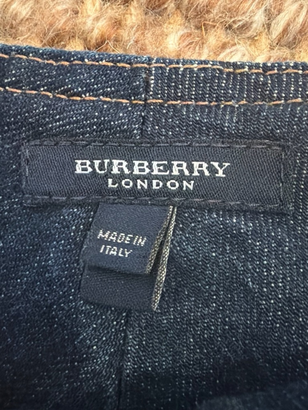 Burberry Dark Blue Frayed Hem Denim Skirt with Belt Detail - Picture 2 of 5